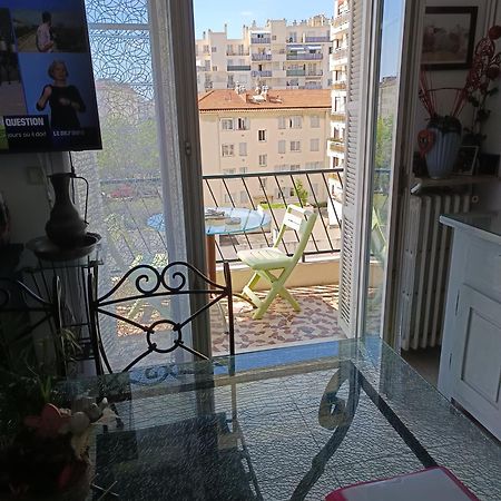 2 Pieces Proche Aeroport Apartment Nice Exterior photo